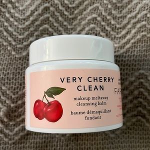 LIMITED EDITION! Farmacy Very Cherry 🍒 Clean